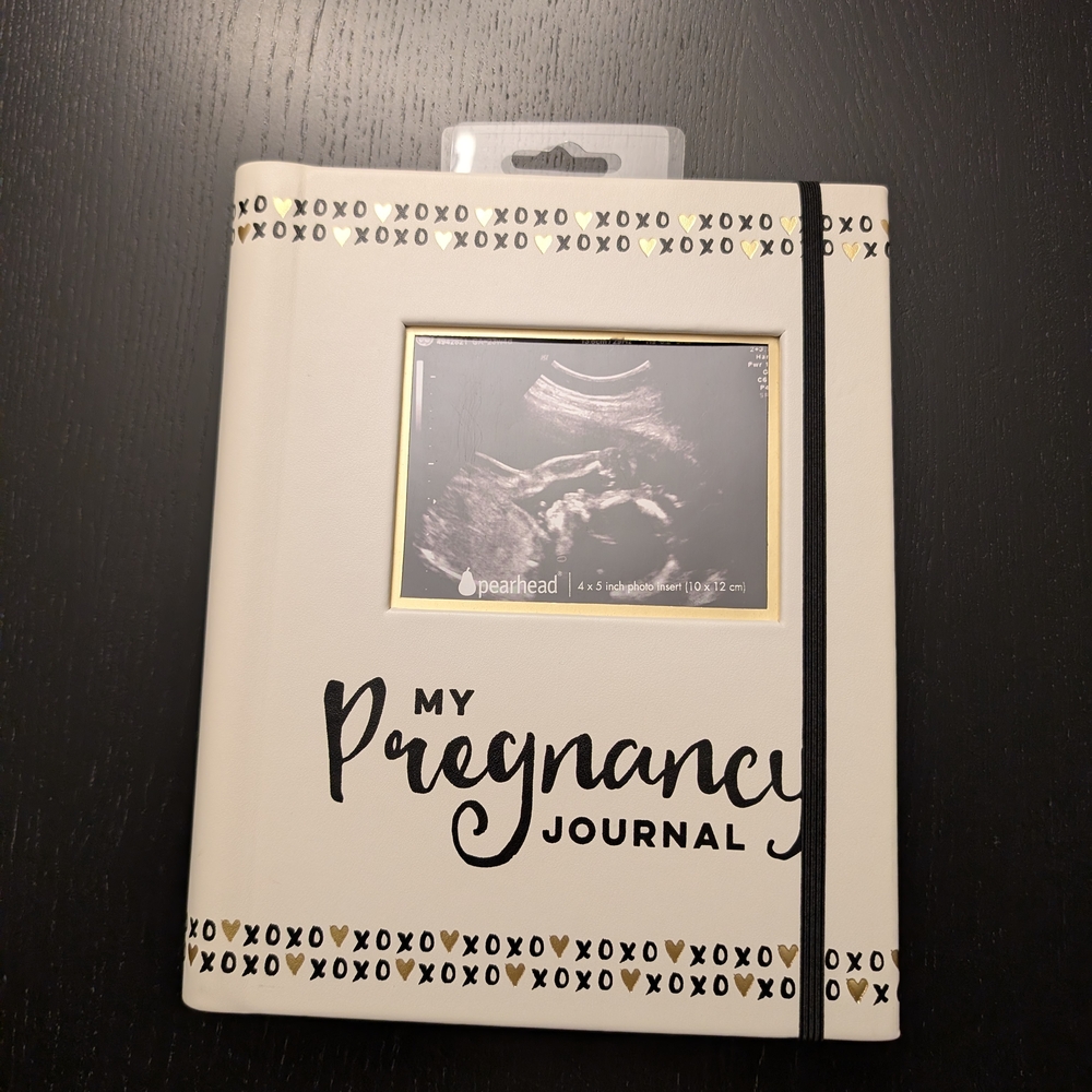 Pearhead Cream and Black Pregnancy Journal